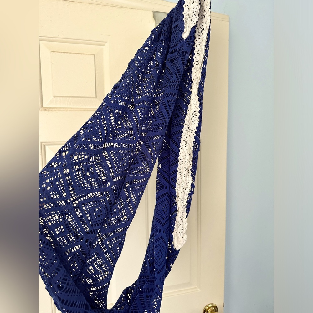 Women’s infinity knit scarf